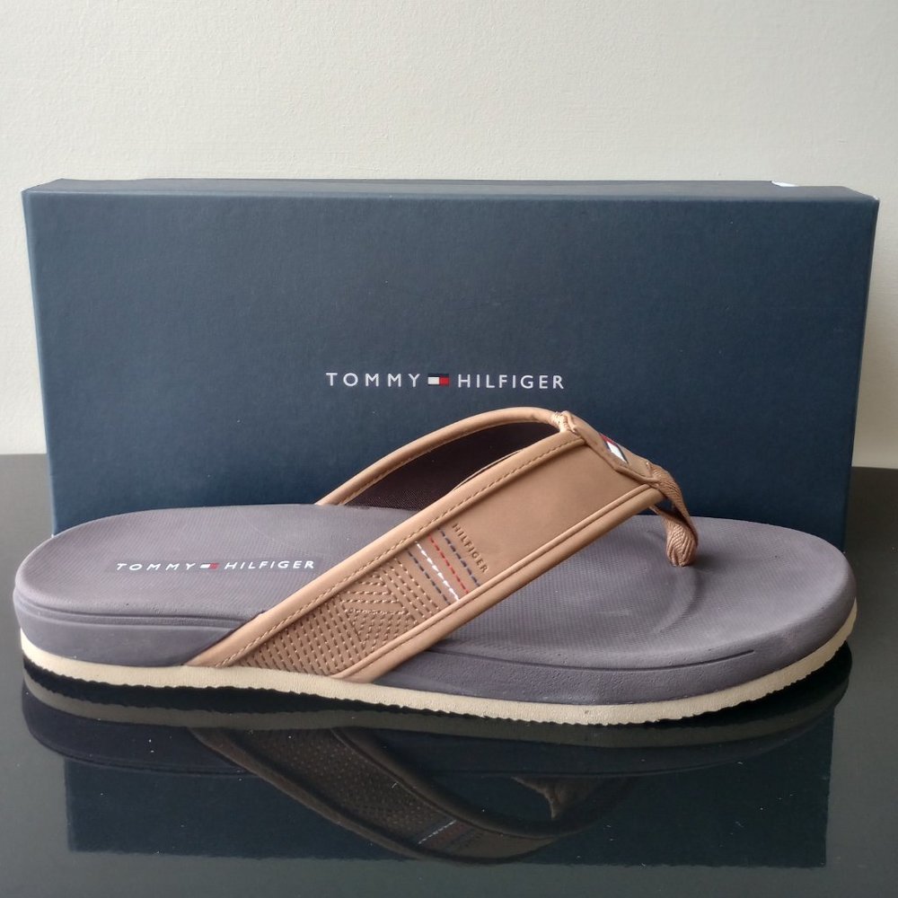 Tommy Hilfiger Men's Serio Lightweight Flip Flop Sandals in Nice Light Natural